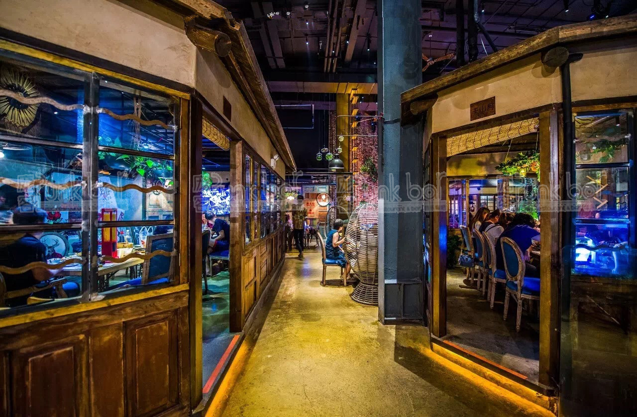 龐客主題音樂(lè)酒館加盟首期投資預(yù)算涉及的方面（圖）_1