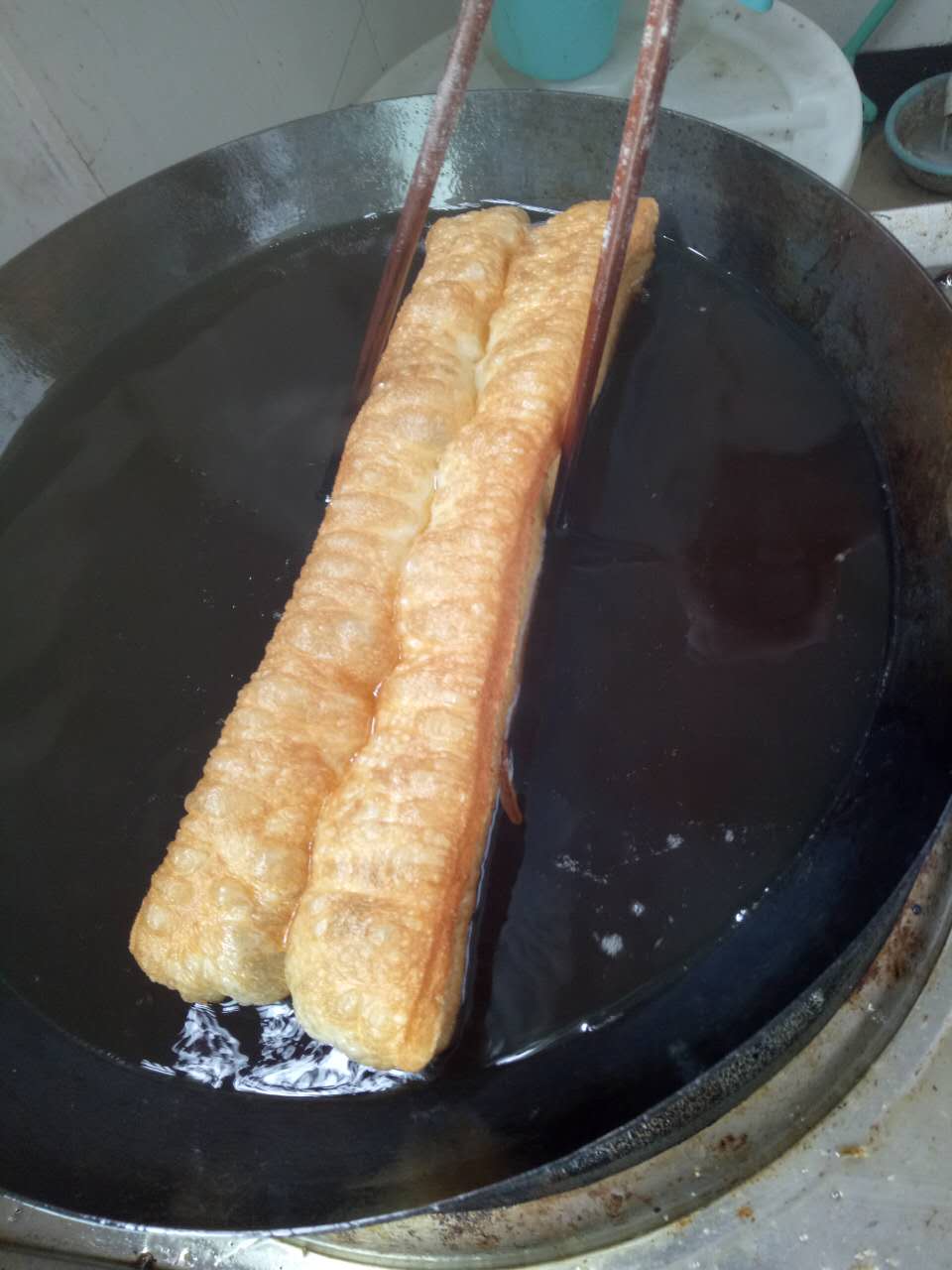 無礬油條專業(yè)培訓(xùn)配方，廣州無礬油條一對一現(xiàn)場實(shí)物教學(xué)培訓(xùn)（圖）_1