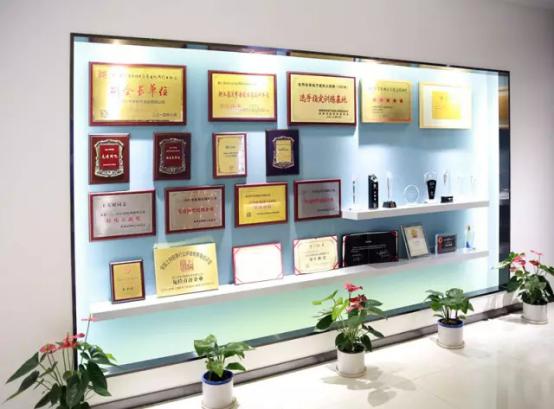 新環(huán)境下實(shí)現(xiàn)新發(fā)展 杰拉網(wǎng)咖邁入發(fā)展“快車道”(圖)_1