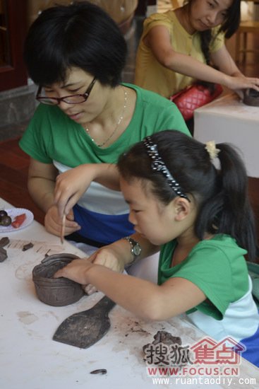 陶指藝兒童陶藝玩翻六一兒童節(jié)活動(dòng)現(xiàn)場(chǎng)（圖）_5