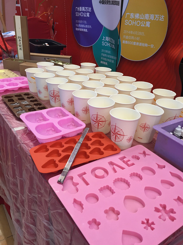 成都青羊萬(wàn)達(dá)圣誕火熱手工皂DIY暖場(chǎng)活動(dòng)（圖）_3