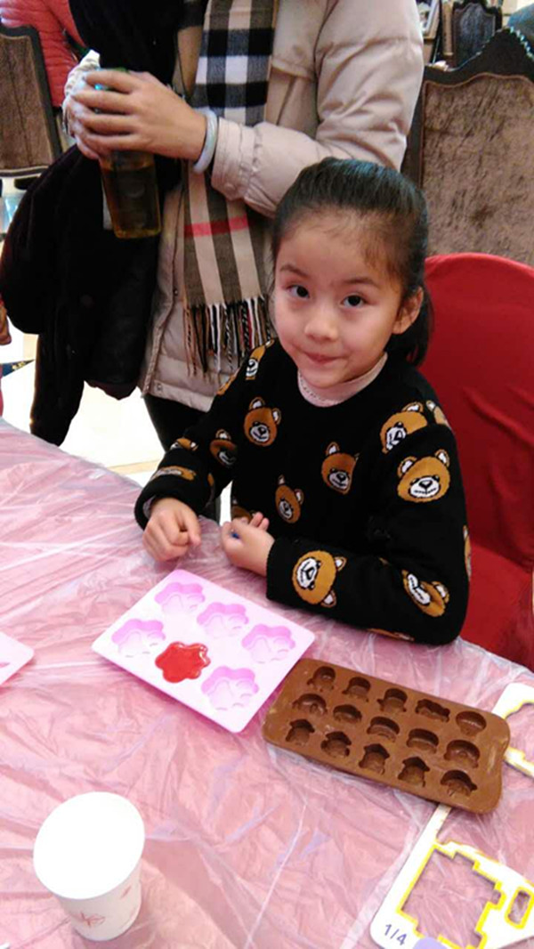 成都青羊萬(wàn)達(dá)圣誕火熱手工皂DIY暖場(chǎng)活動(dòng)（圖）_5