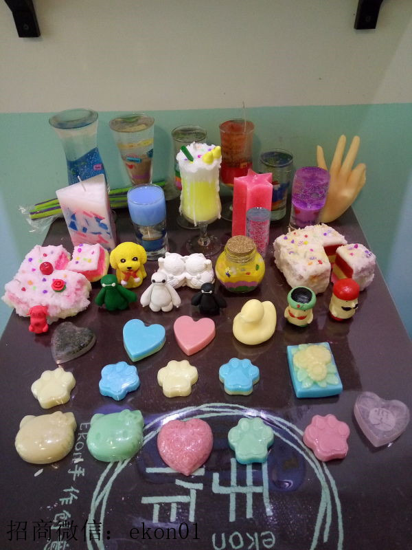 學(xué)習(xí)DIY蠟燭制作方法的張店長(zhǎng)成果分享（圖）_4