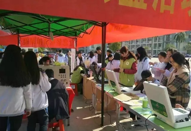 億視寧走進懷集中學為兩千多名初中學生的眼睛保駕護航（圖）_4