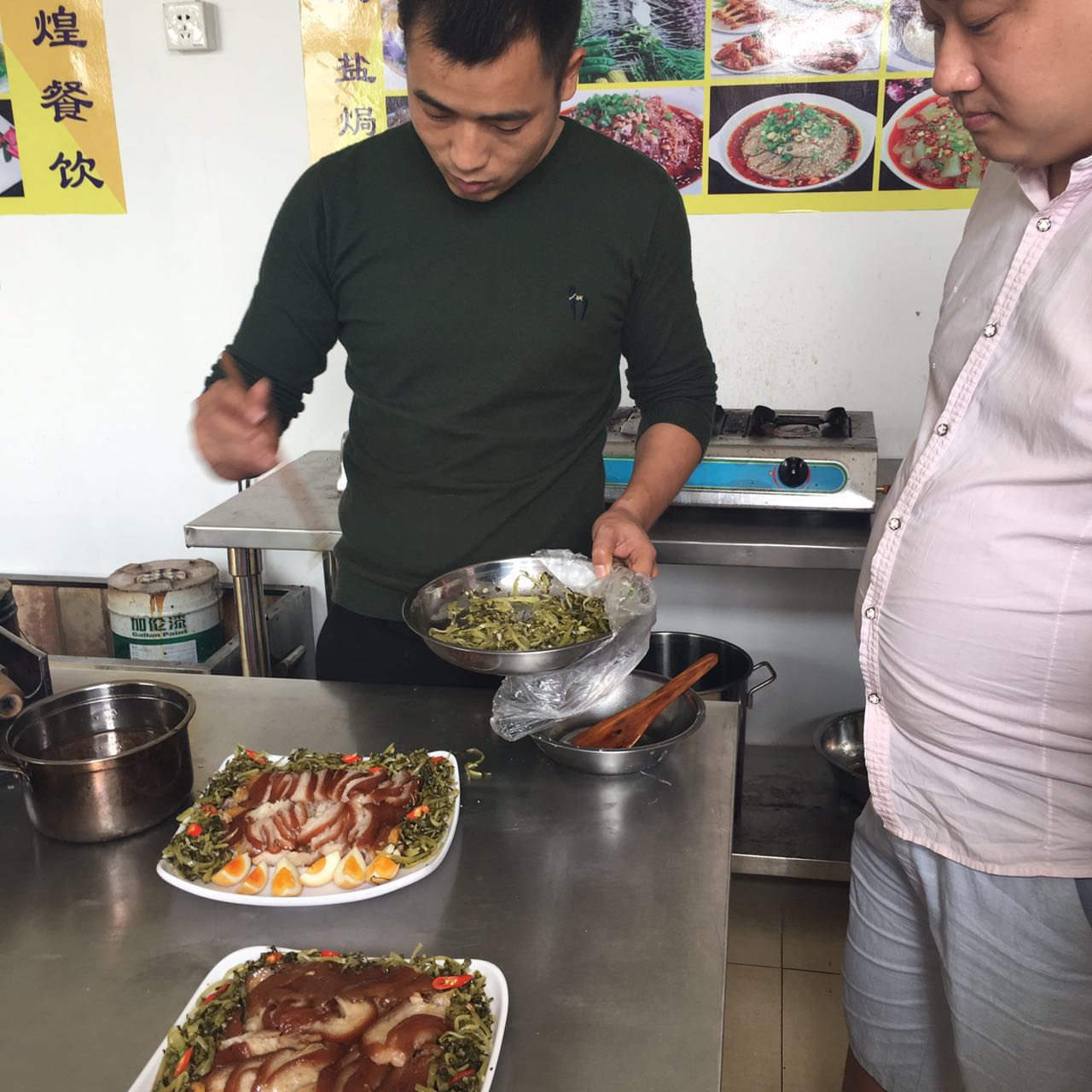 隆江豬腳飯技術(shù)哪里有學(xué)？專業(yè)的豬腳飯做法（圖）_1