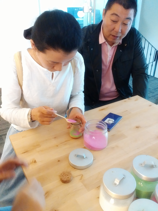 宋女士正式簽約燭生活創(chuàng)意手工館（圖）_4