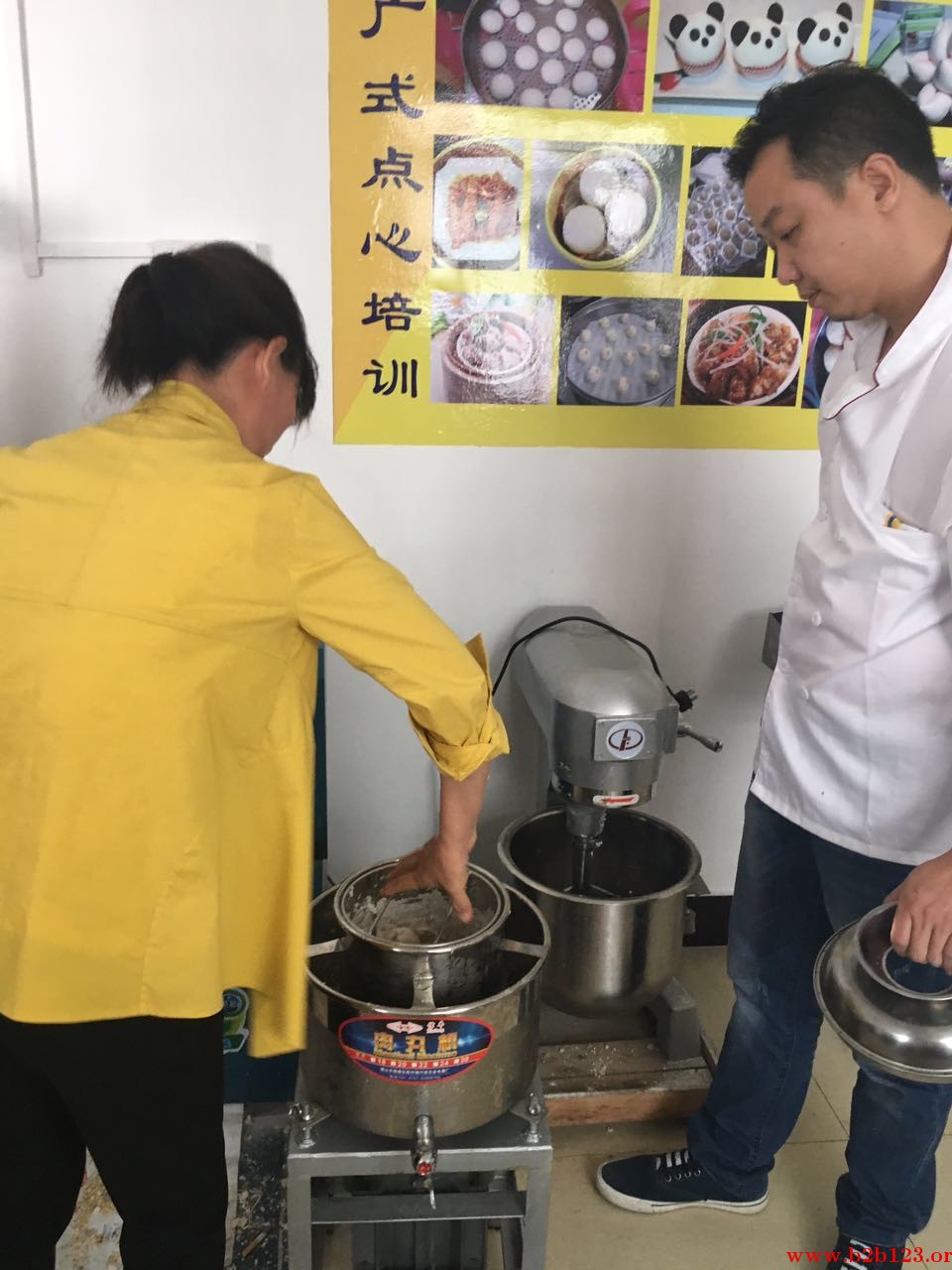 正宗潮汕牛肉丸做法學(xué)習(xí)，廣州學(xué)肉丸技術(shù)哪里培訓(xùn)好（圖）_1