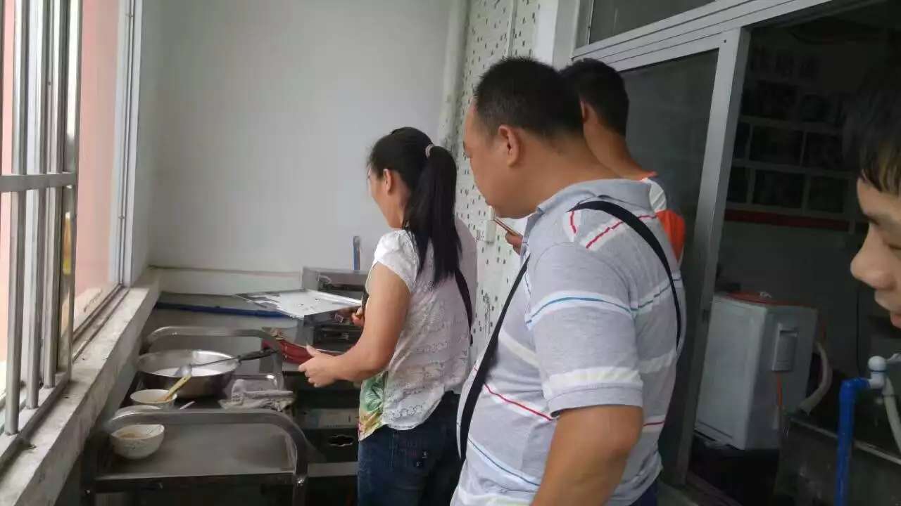 布拉腸配方，學(xué)腸粉技術(shù)哪里有培訓(xùn)，廣州專業(yè)腸粉技術(shù)培訓(xùn)中心（圖）_1