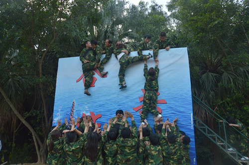 菲浦斯凈水（中國）精英戰(zhàn)隊(duì)2017野外拓展完滿成功（圖）_2