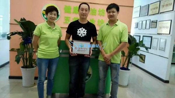 開榨油坊賺錢嗎 陽光榨油坊多種模式經(jīng)營，加盟輕松創(chuàng)業(yè)（圖）_2