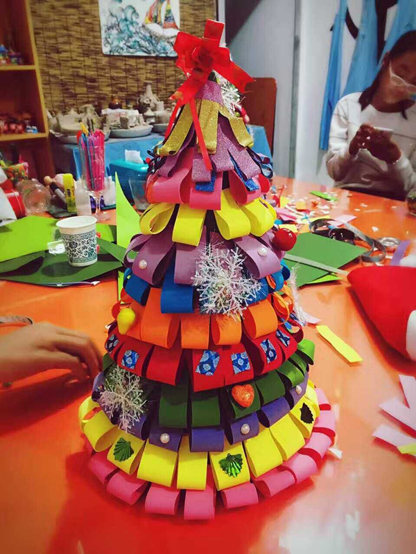 燭生活張磊店長的DIY手工蠟燭店歡樂圣誕活動（圖）_1