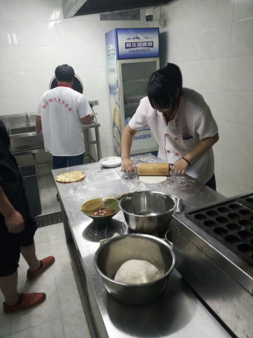 山東雜糧煎餅技術(shù)哪里可以學(xué) 哪里能學(xué)到雜糧煎餅果子（圖）_3