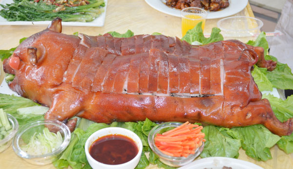 廣州哪里脆皮烤乳豬培訓(xùn)，去哪兒教做正宗脆皮烤乳豬（圖）_1