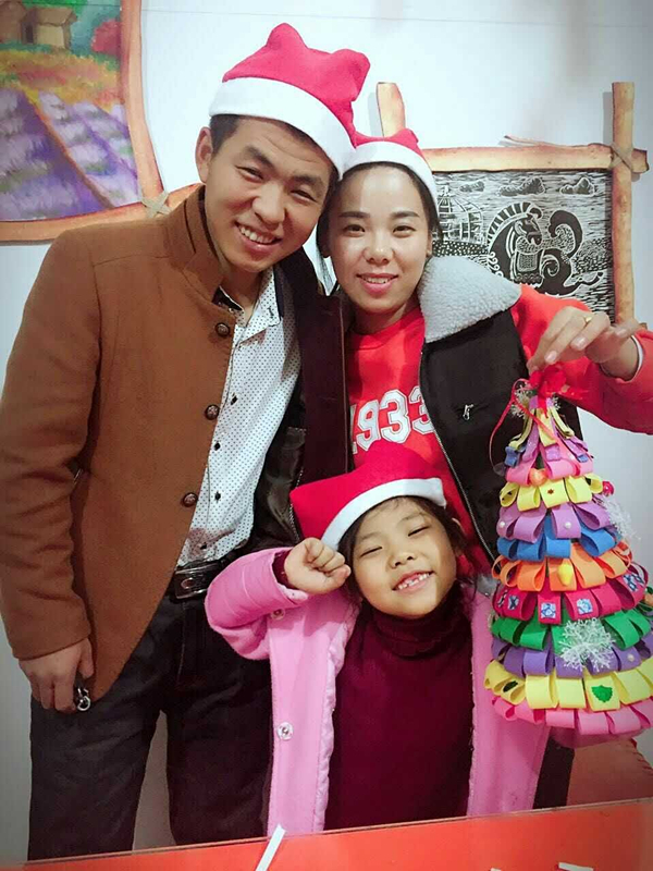 燭生活張磊店長的DIY手工蠟燭店歡樂圣誕活動（圖）_3