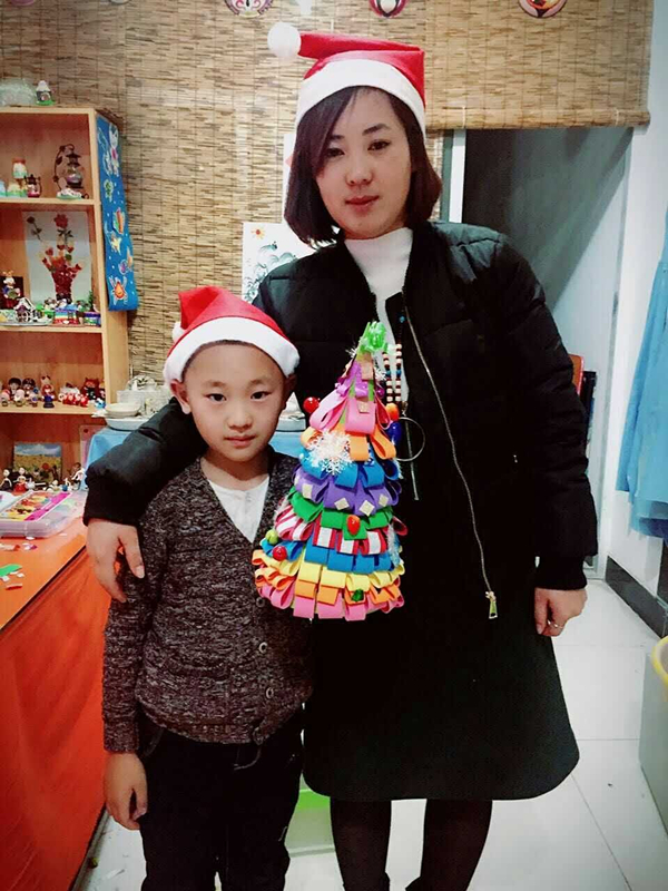 燭生活張磊店長的DIY手工蠟燭店歡樂圣誕活動（圖）_4