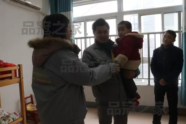 關(guān)愛孤兒 奉獻(xiàn)愛心－-品冠2017暖冬行走進(jìn)長(zhǎng)豐孤兒院（圖）_1