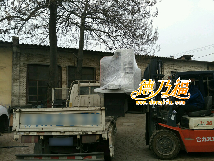 德乃福全自動(dòng)輪轂拉絲機(jī)發(fā)貨山西懷仁_1