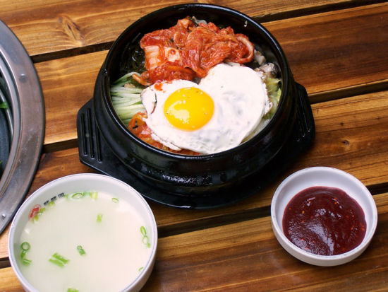 正宗石鍋拌飯技術哪里能教學（圖）_1