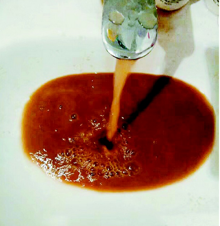 天全縣始陽鎮(zhèn)飲用水被污染，2.5萬人吃“泥漿水”（圖）_3