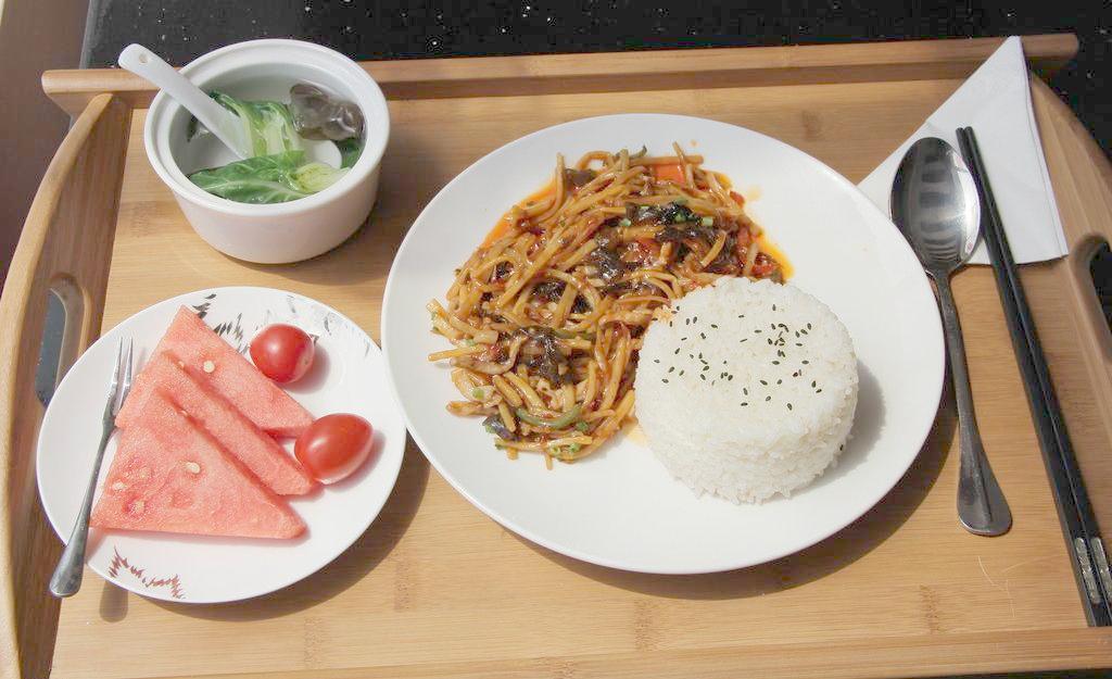 正宗蓋澆牛腩飯加盟讓更多的消費(fèi)者為之傾心_1