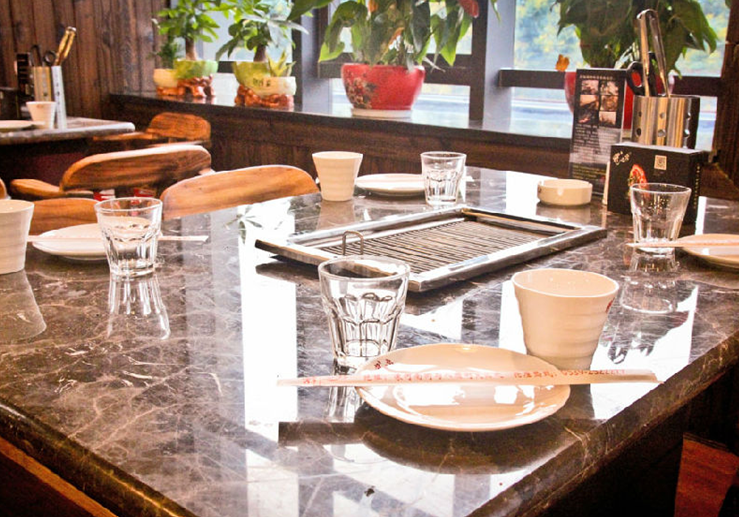 龍之火海鮮養(yǎng)生燒烤加盟（圖）_2