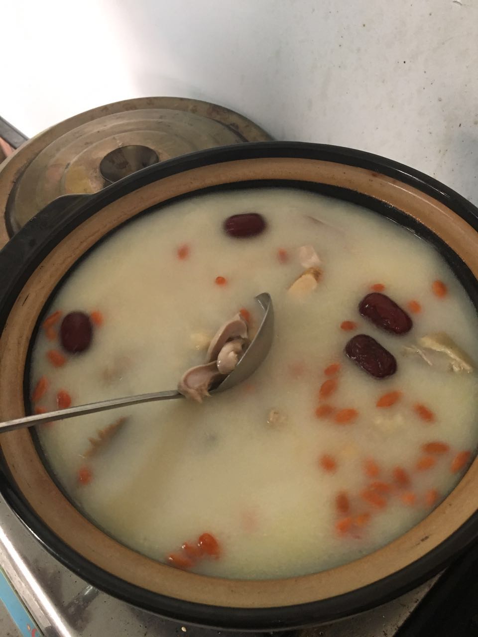 正宗豬肚雞火鍋培訓(xùn)、豬肚雞哪里可以學(xué)習(xí)（圖）_1