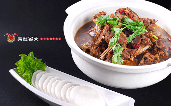 亮健容天是一家什么樣的火鍋店（圖）_2