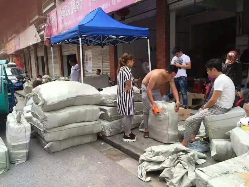 聊城開(kāi)童裝實(shí)體店在哪里找廠家進(jìn)貨呢_1