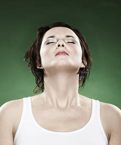 喬氏黑玉膏告訴你改善頸椎病的小竅門_3