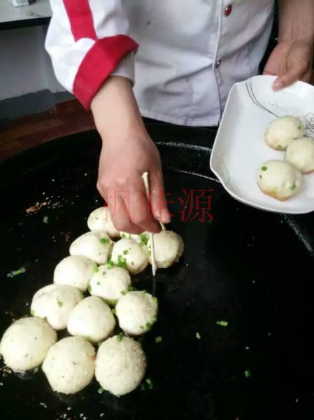 找生煎包技術(shù)學(xué)習(xí)就到蘇州楓御源餐飲 特色生煎包培訓(xùn)_1