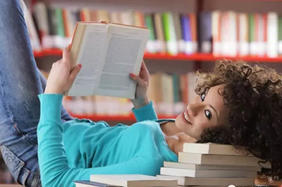 你知道嗎？患病時(shí)閱讀最易傷害眼睛（圖）_1