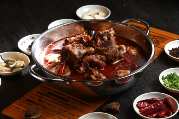 北京牛肉湯加盟連鎖，九品鍋牛小館美食界楷模_1