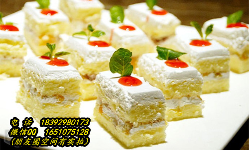 西點(diǎn)培訓(xùn) 學(xué)西點(diǎn)技術(shù)哪家好？蛋糕面包慕斯培訓(xùn)學(xué)習(xí)_1