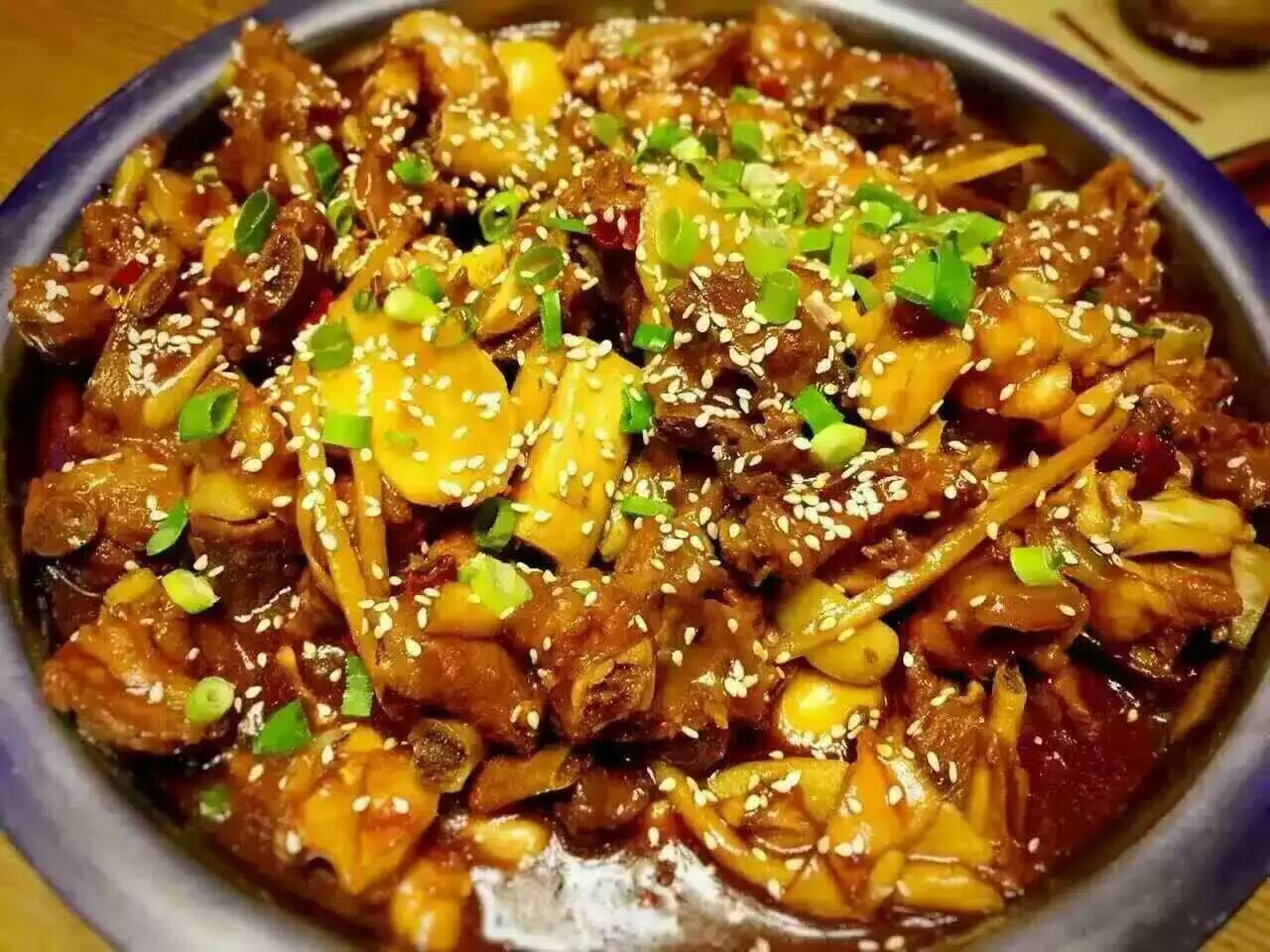 北京肉蟹煲加盟哪个牌子好，小胖大嘴肉蟹煲美食数一数二（图）_1