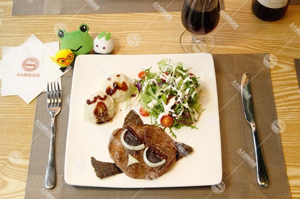 做到這幾點(diǎn)，開動(dòng)漫餐飲店不是難事_2