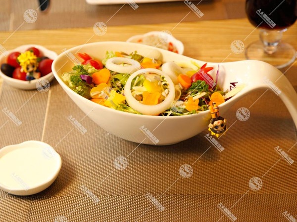 做到這幾點(diǎn)，開動(dòng)漫餐飲店不是難事_3