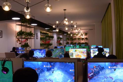 上海最大的網(wǎng)咖（圖）_4