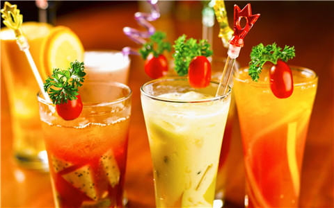 開奶茶飲品加盟店怎么選擇一個優(yōu)勢的品牌_1