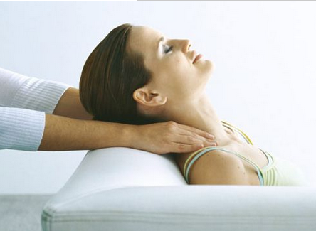 頸椎疼痛難受？可能是頸椎病找上你了_3