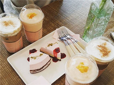 投資吾飲良品奶茶店加盟項目復(fù)雜嗎_1