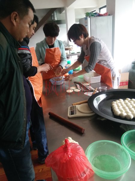 學(xué)習(xí)正宗生煎包技術(shù) 哪里有生煎包培訓(xùn)學(xué)校（圖）_1
