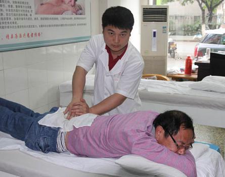 腰椎間盤突出癥引發(fā)坐骨神經(jīng)痛怎么辦？怎樣簡(jiǎn)單有效改善？_3