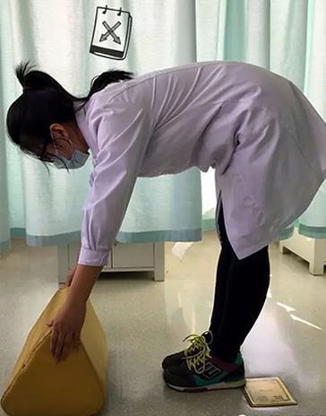 腰椎間盤突出癥引發(fā)坐骨神經(jīng)痛怎么辦？怎樣簡(jiǎn)單有效改善？_4