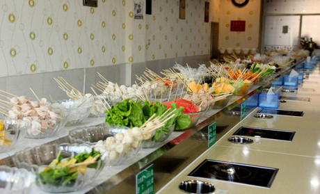 轉(zhuǎn)轉(zhuǎn)樂旋轉(zhuǎn)小火鍋加盟費用多少（圖）_1