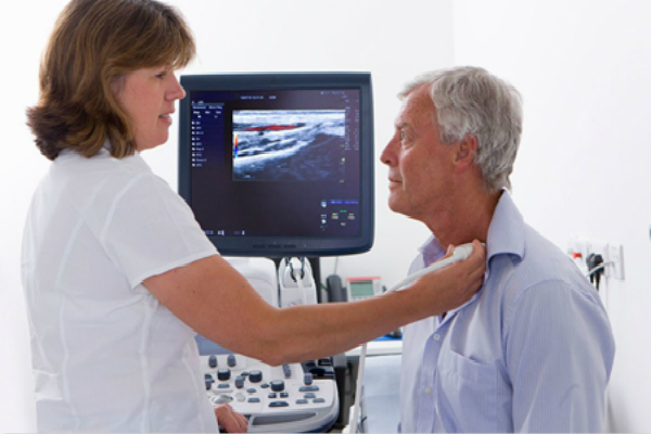 頸椎病危害大找對(duì)方法最重要（圖）_1