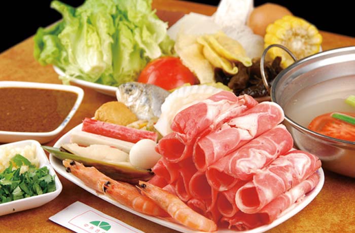 廣州自助回轉(zhuǎn)火鍋加盟 旋轉(zhuǎn)小火鍋設(shè)備多少錢(qián)（圖）_3