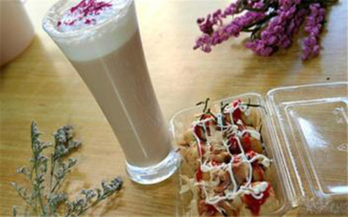 開奶茶店加盟還是自己做好_1