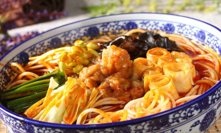 開餐飲店什么樣的創(chuàng)業(yè)項目好？云南米線食菋故事（圖）_1