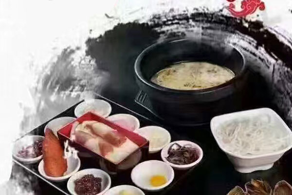 云南米線(xiàn)加盟，有一間像樣的店鋪那么接下來(lái)該怎么做呢？（圖）_1