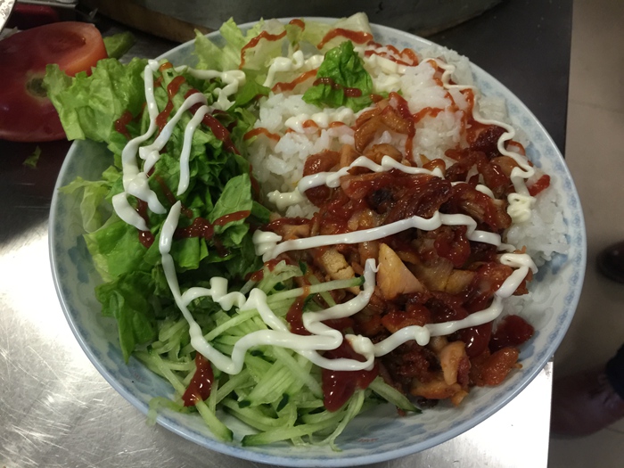 烤肉拌飯成本多少錢一份做外賣一天能銷售多少份能賺錢嗎（圖）_1